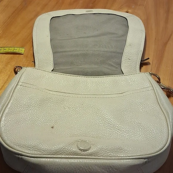 Marc Jacobs Cream & Navy Leather Crossbody Bag with Orange Strap - Picture 5 of 17